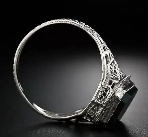 Antique Men’s Sterling Silver Ring with Bloodstone – Art Deco Filigree Design