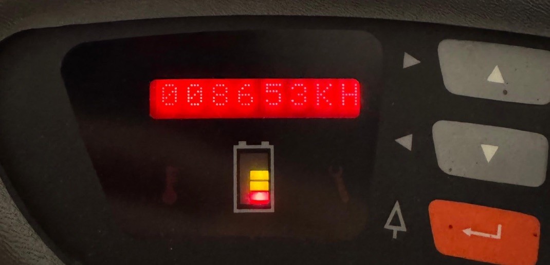 Raymond DSS 300 Stand Up Forklift Electric Reach Truck Warehouse Lift W/Charger