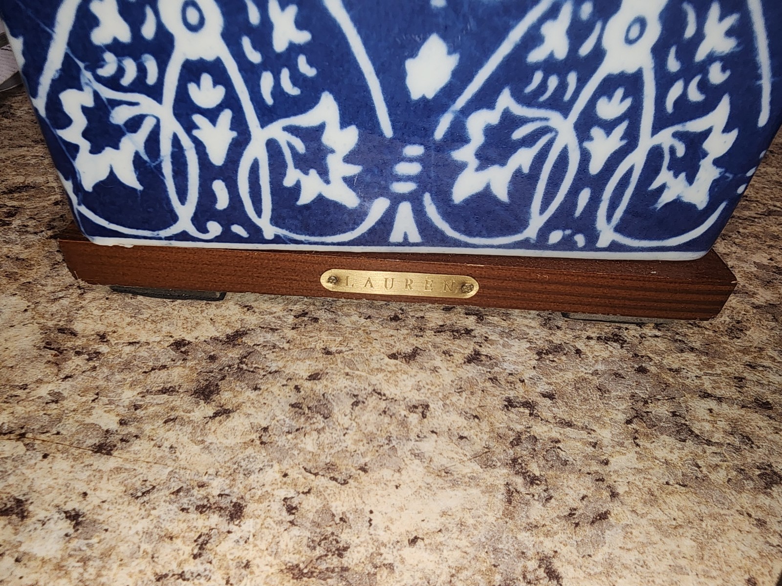 Ralph Lauren Blue Porcelain Finish Ceramic Vtg Table Lamp Medallion