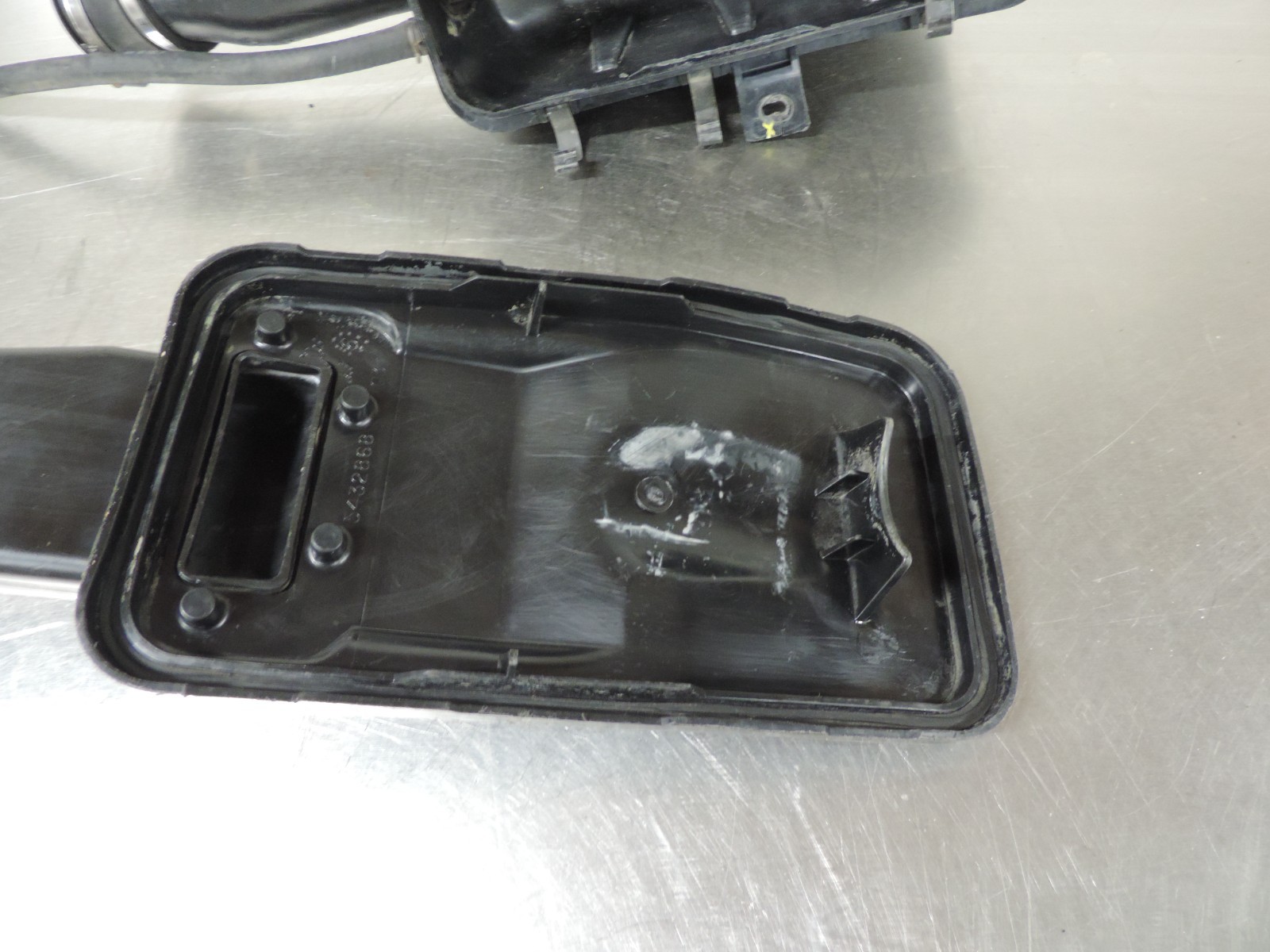 2001 Polaris Sportsman 500 HO Airbox Air Filter Housing Snorkel Lid Intake Tube