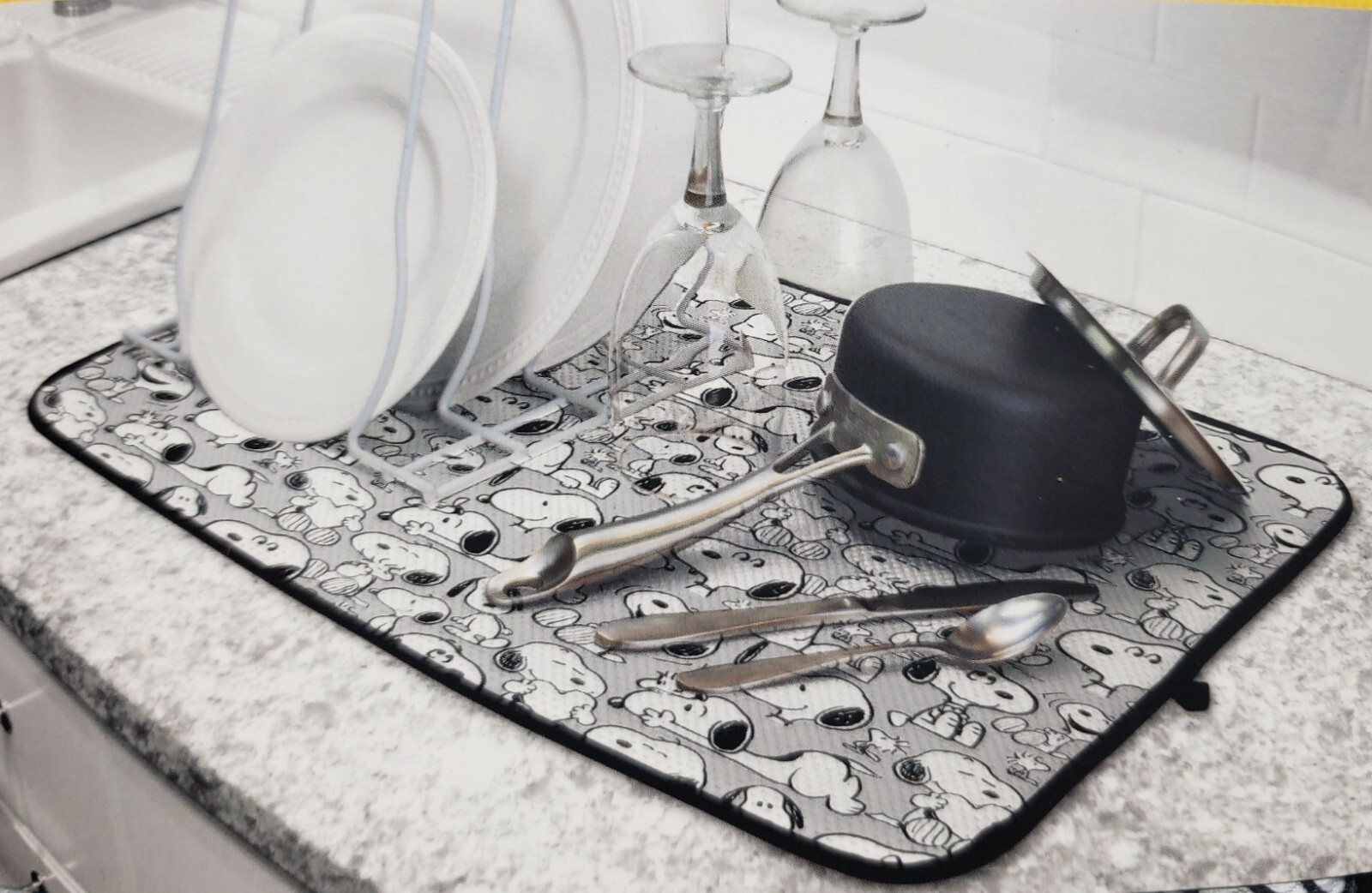 Microfiber Dish Drying Mat(16"x18") PEANUTS BLACK & WHITE SNOOPY DOGS ON GREY,BB