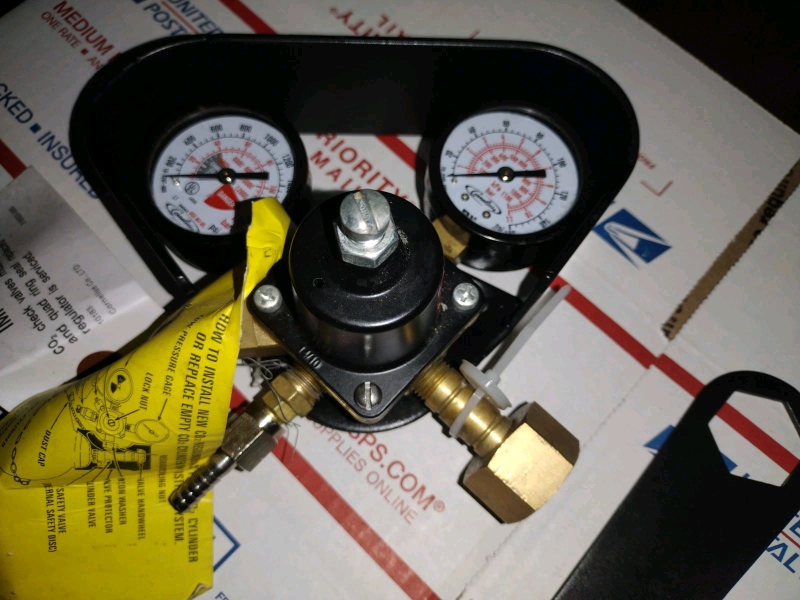 Cornelius Co2/Nitrogen Primary Gas Regulator With Metal Gauge Guard Soda/Beer