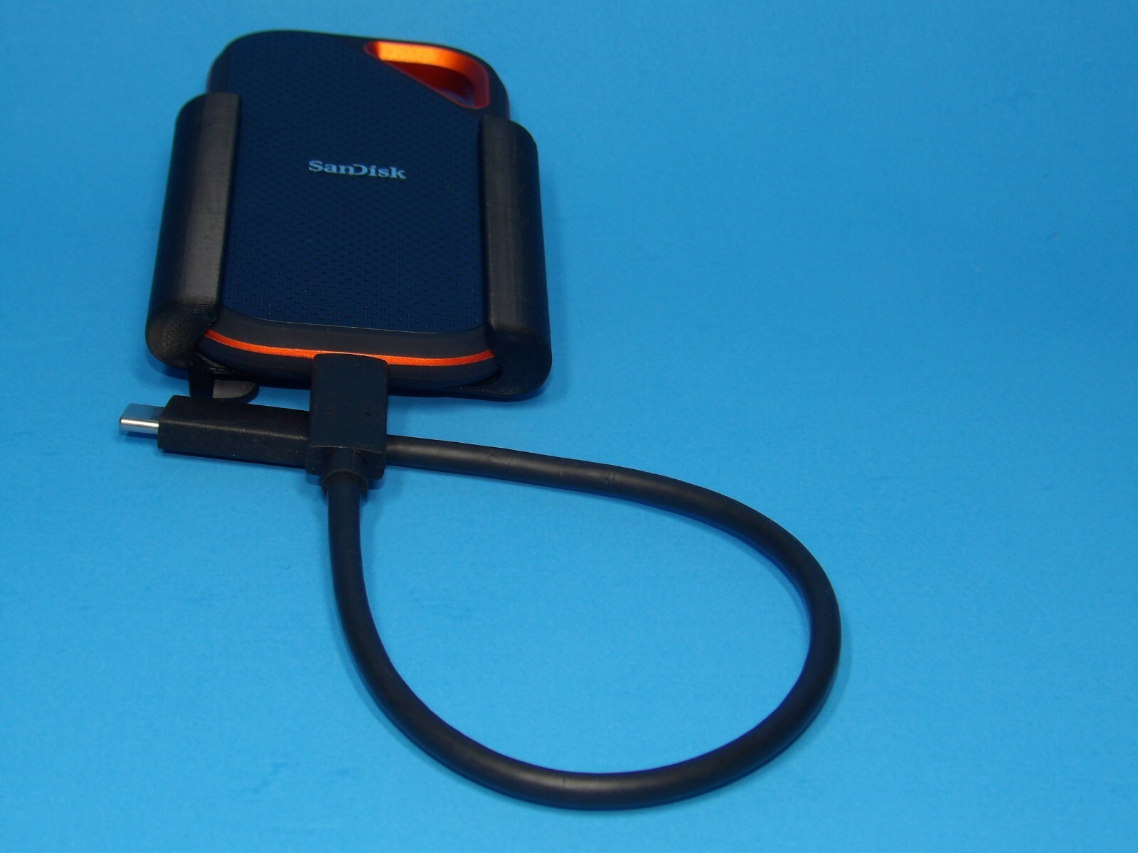 Perfect Sandisk Extreme Pro SSD Laptop Mount! (NO STICK, No Magnet, Secure)