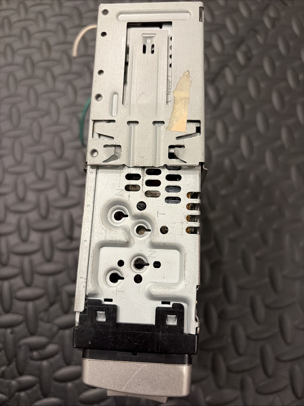 Sony In Dash CDXL350 FM/AM Compact Disc Player Car Stereo w/Detachable Faceplate