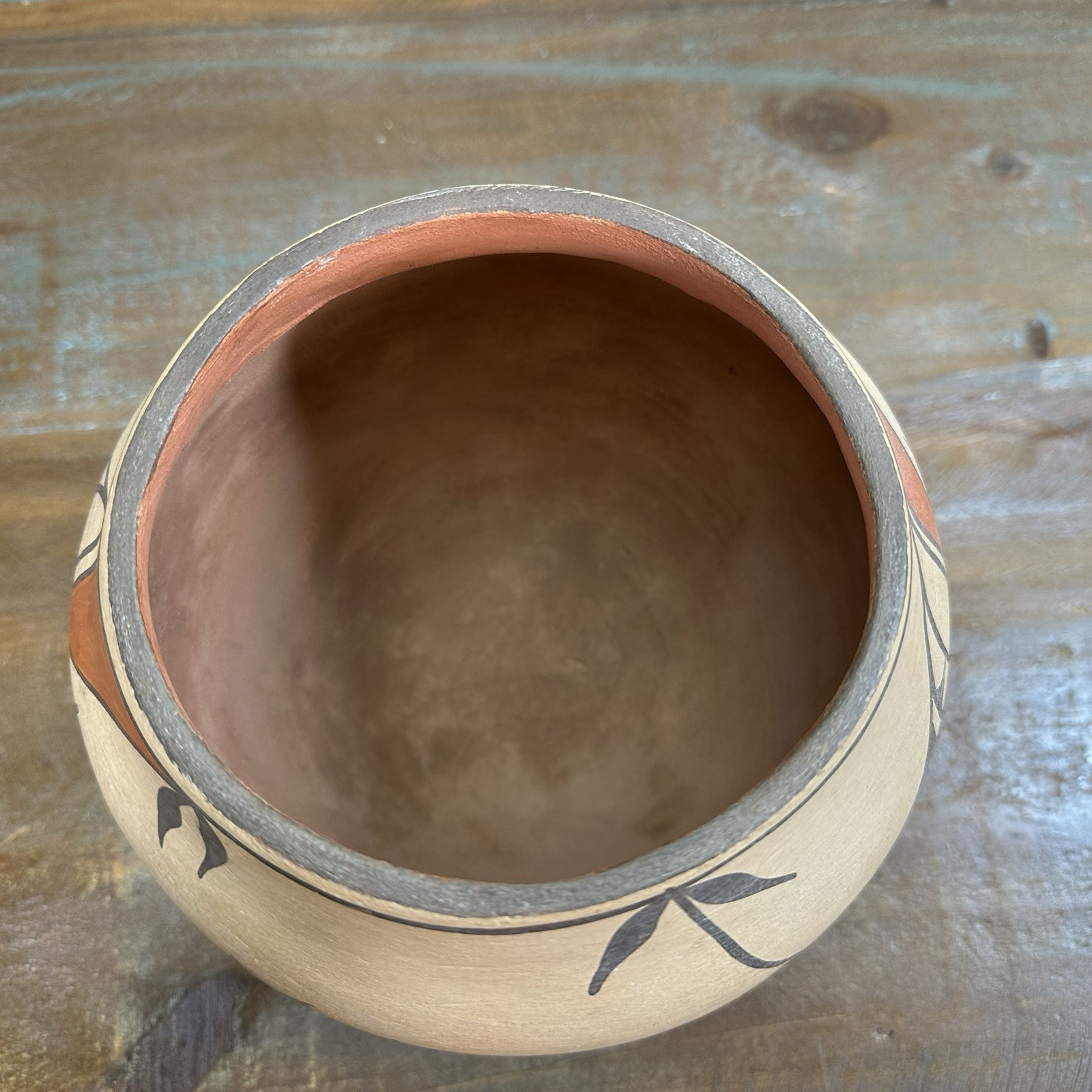 Unsigned Authentic New Mexico Zia Pueblo Indian Pottery Painted Bird Pot 7.5”