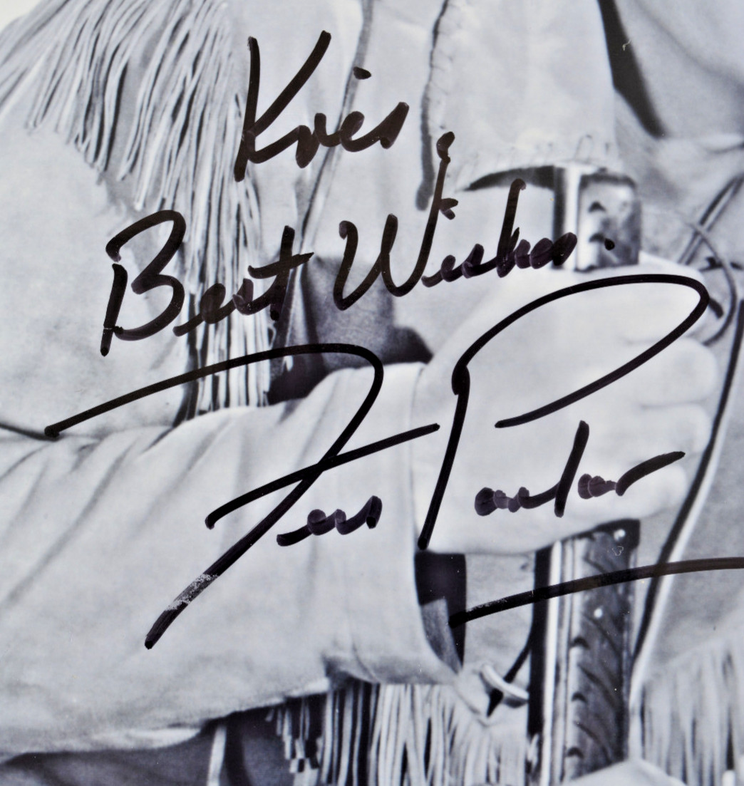 FESS PARKER: PERSONALIZED, HANDSIGNED, AUTOGRAPHED DAVEY CROCKETT 8X10 PHOTO