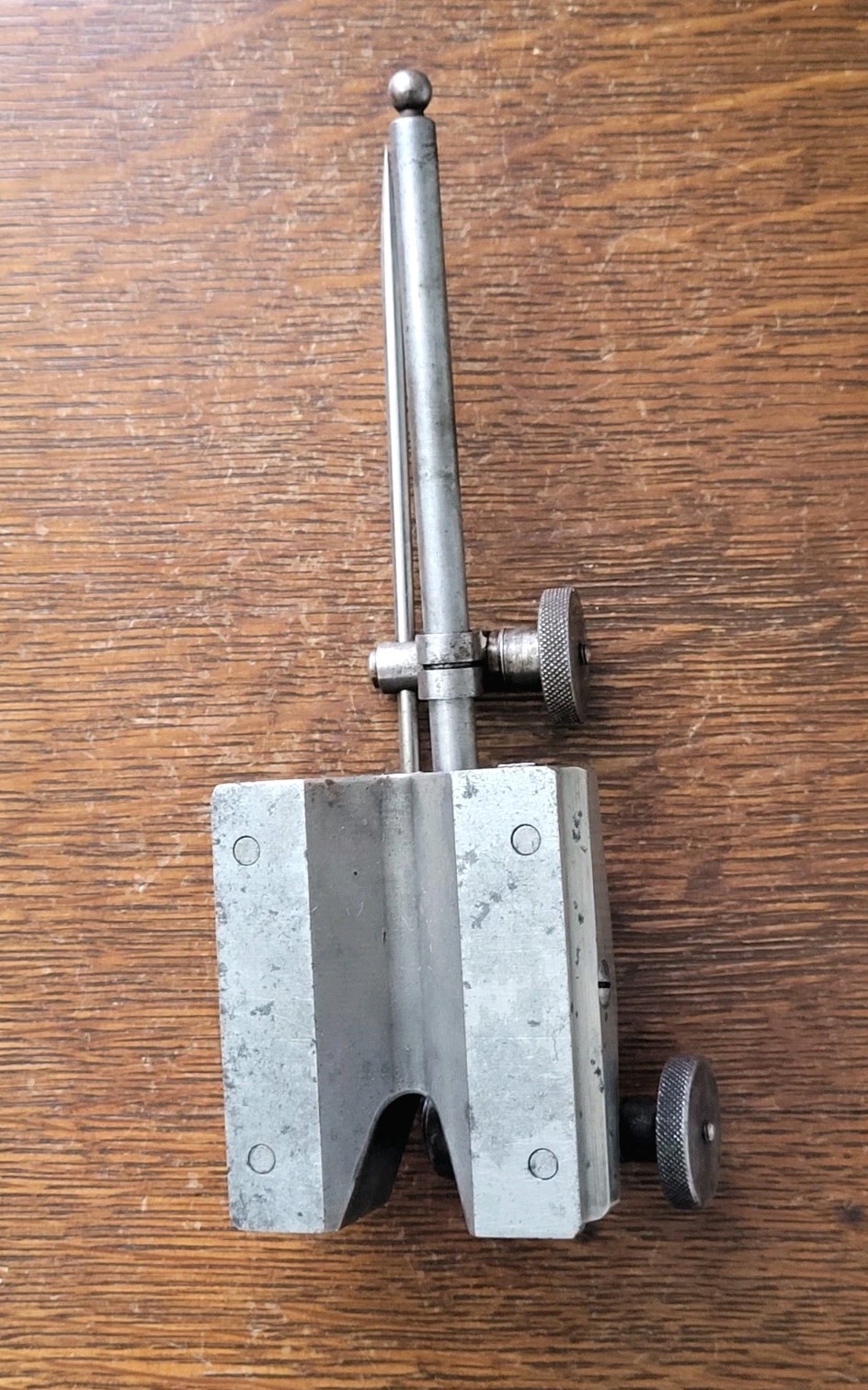 Starrett Universal Surface Gage (Marked on 7 1/2" Spindle) w/6" Scribe & Snug