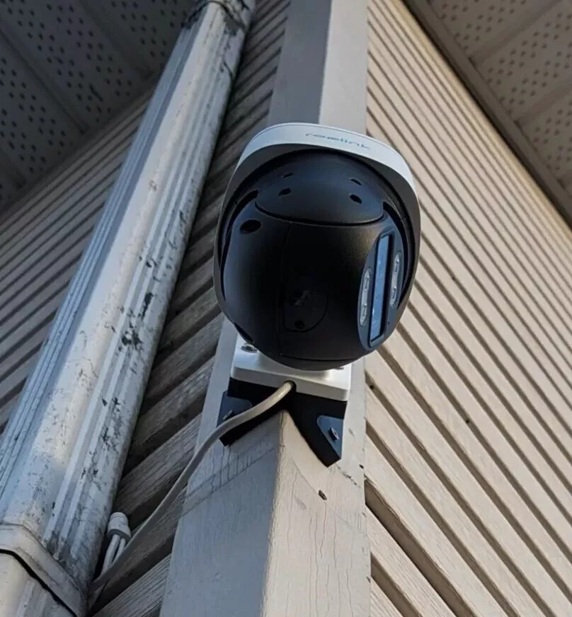 Corner Mount Reolink TrackMix, RLC-830A Outdoor Rated -  Made In USA