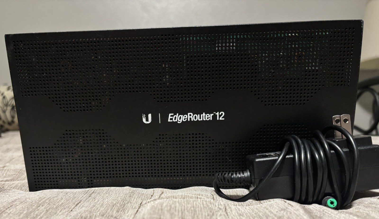 Uibiqiti Edge Router 12 Router ER-12