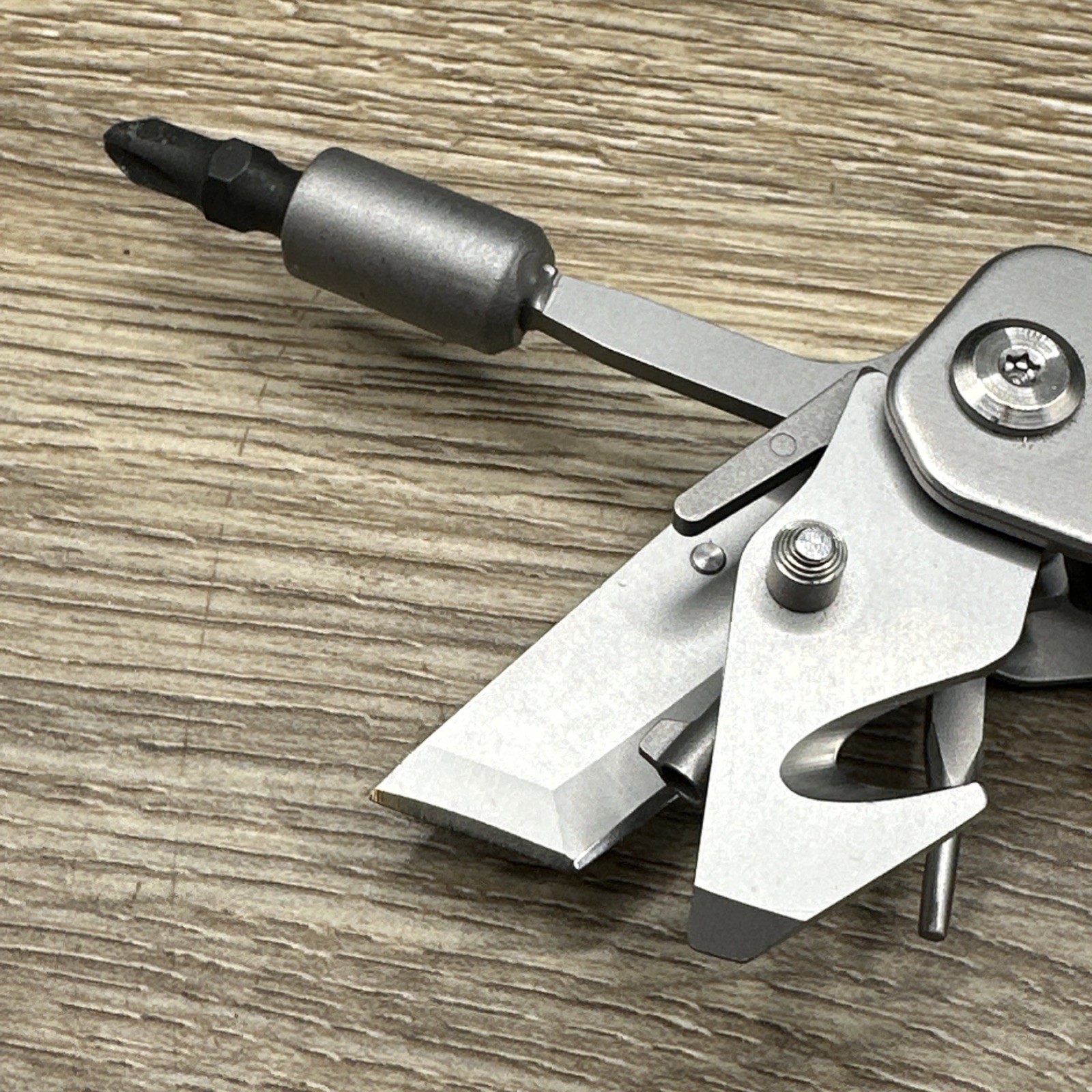 5.11 Tactical - LE+EMT Multitool | Color 988 (Tumbled Steel) Item 51150