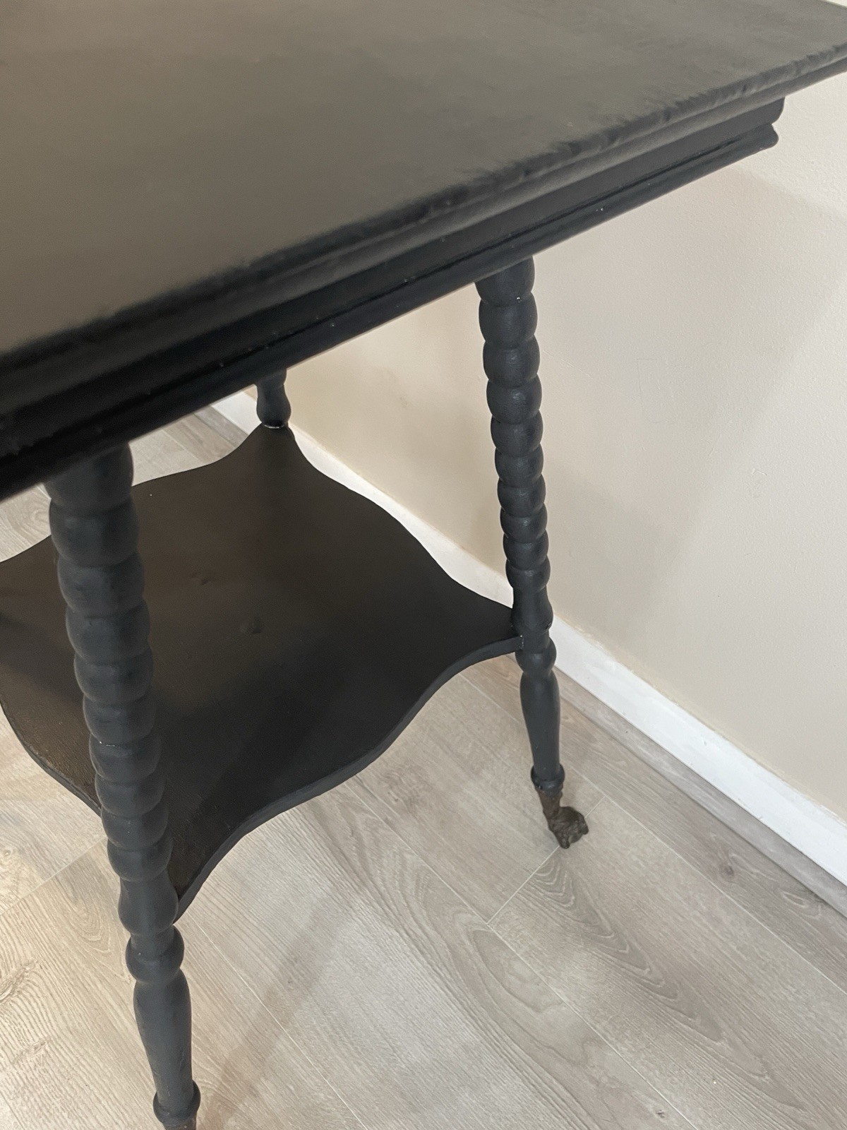 Antique Vintage Victorian Parlor Wooden Glass Ball And Claw Feet Side End Table