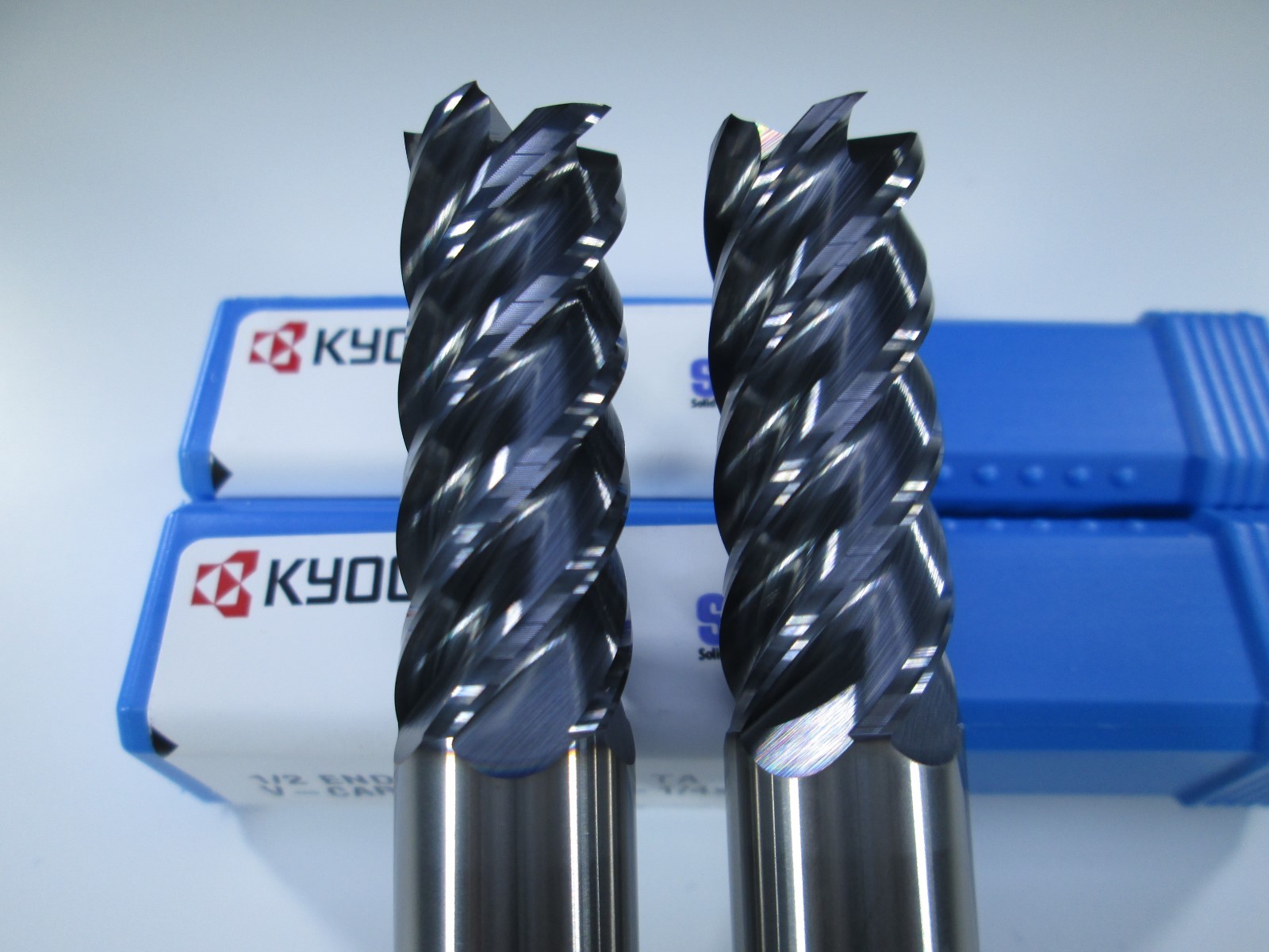 LOT ( 5 ) KYOCERA SGS 32664 V-CARB SOLID CARBIDE 1/2" 5 FLUTE END MILLS SET