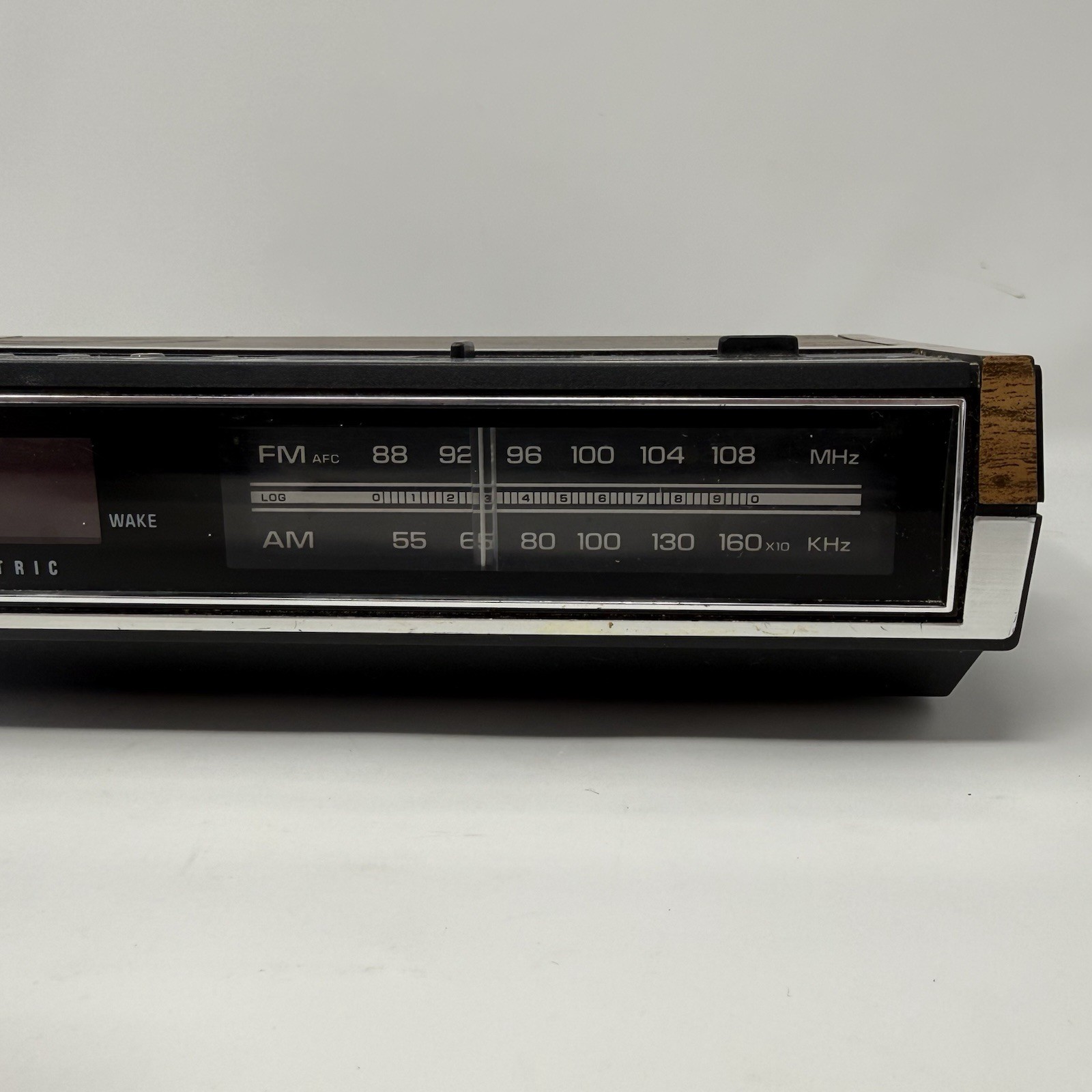 Vintage General Electric Wood Grain AM FM Alarm Clock Model 7-4630B Retro Workin