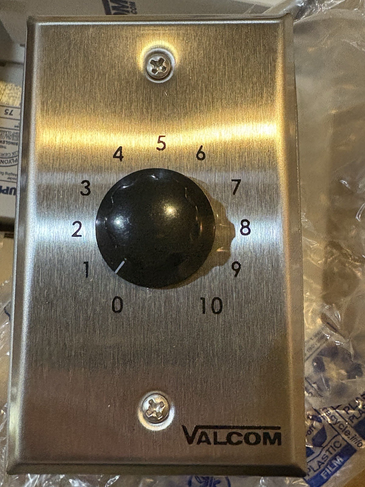 Valcom WALL MOUNT V-1092 Volume Control New in Box