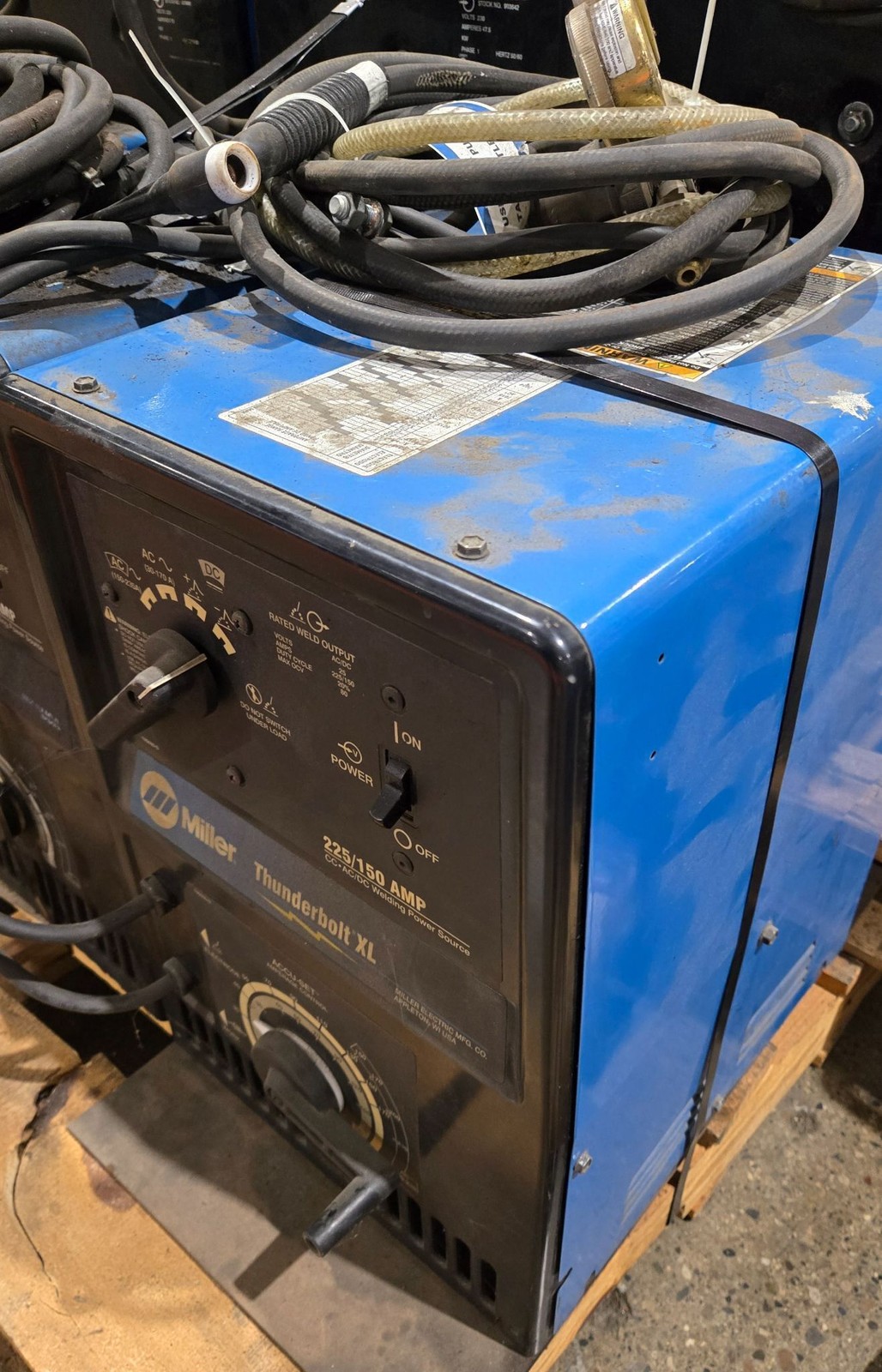 MILLER THUNDERBOLT 225 ARC WELDER USED