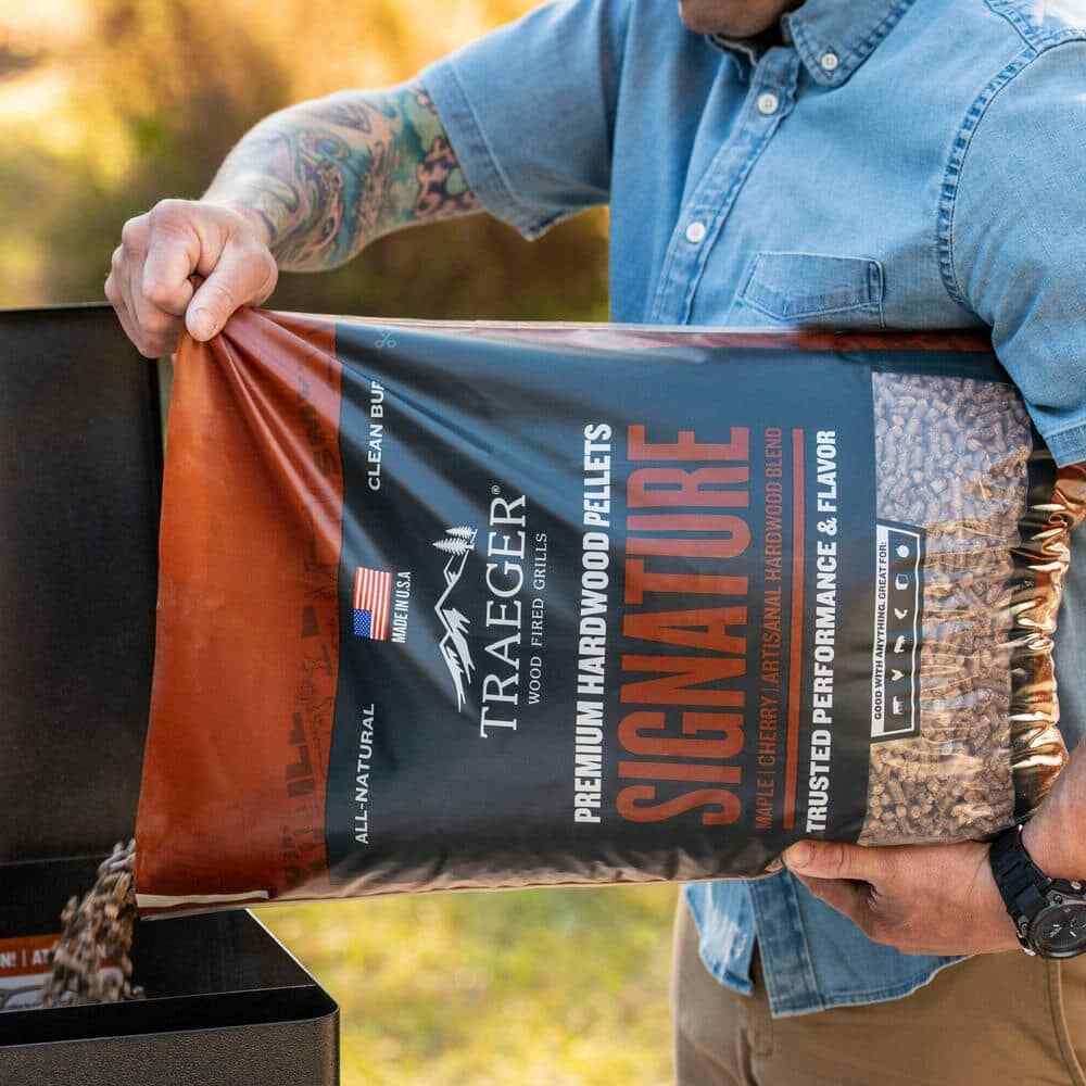 20 Lb. Bag Signature Blend All-Natural Wood Grilling Pellets