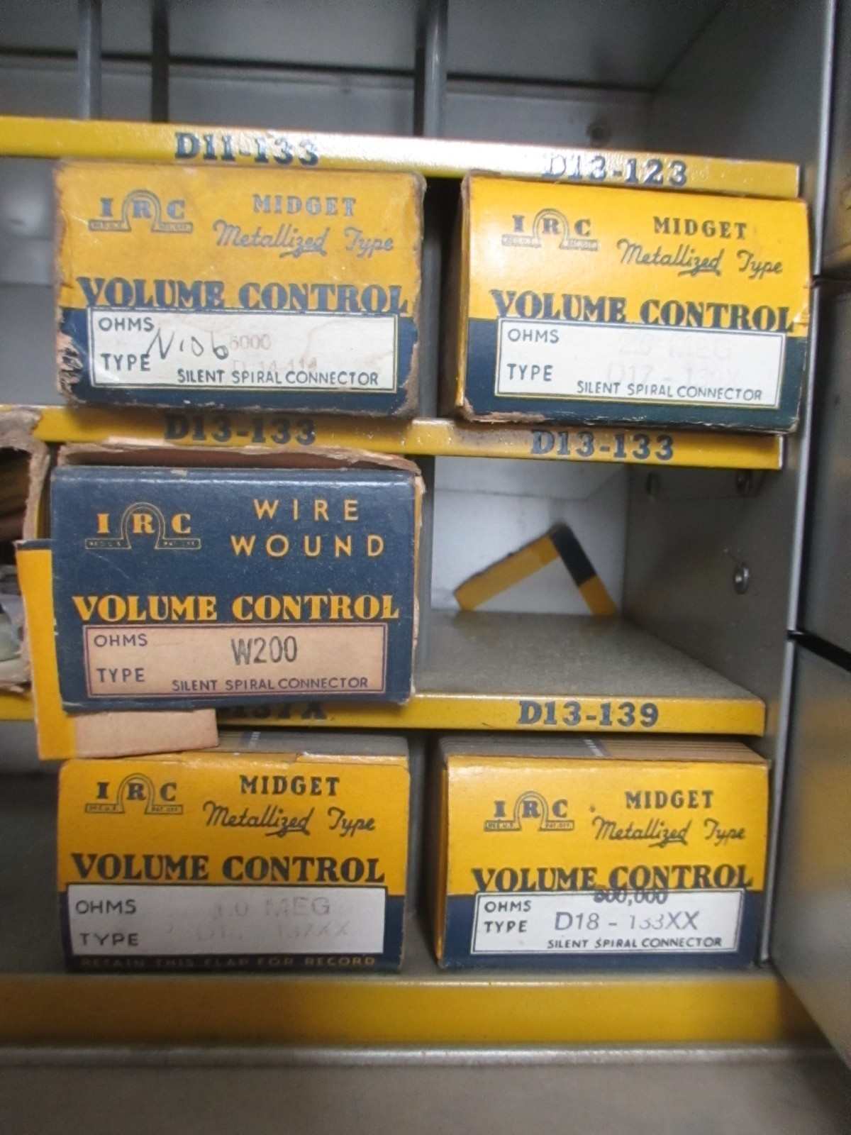 VINTAGE ANTIQUE IRC RADIO TV VOLUMN CONTROL KITS RCA ZENITH CROSLEY MOTOROLA