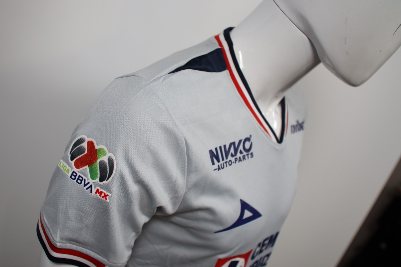 CRUZ AZUL VIS 25/26 CON PARCH LIGA MX (Talla Reducida) slim fit LEER DESCRIPSON