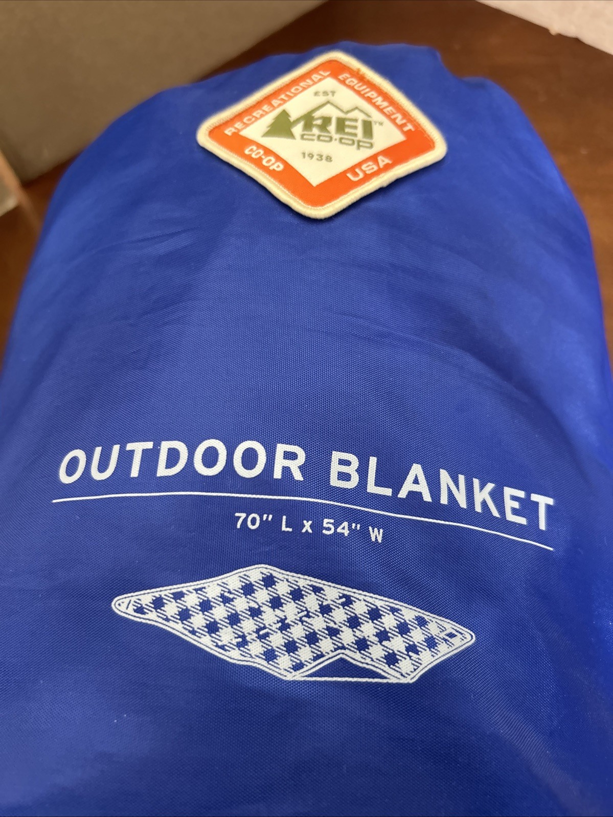 REI Outdoor Blanket-Fleece and Waterproof Bottom Fabric-Blue/White Plaid 70”x54”