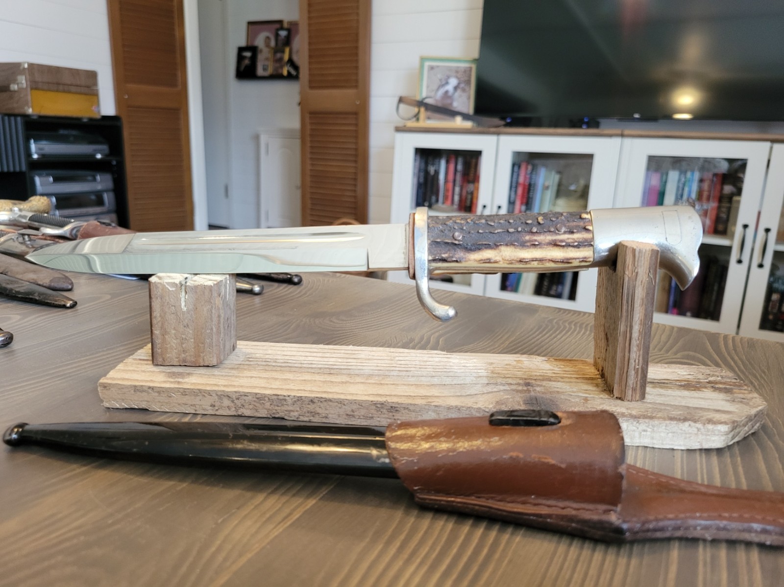 OUTSTANDING WWII German K98 Stag Handle Bayonet w/Brown Frog