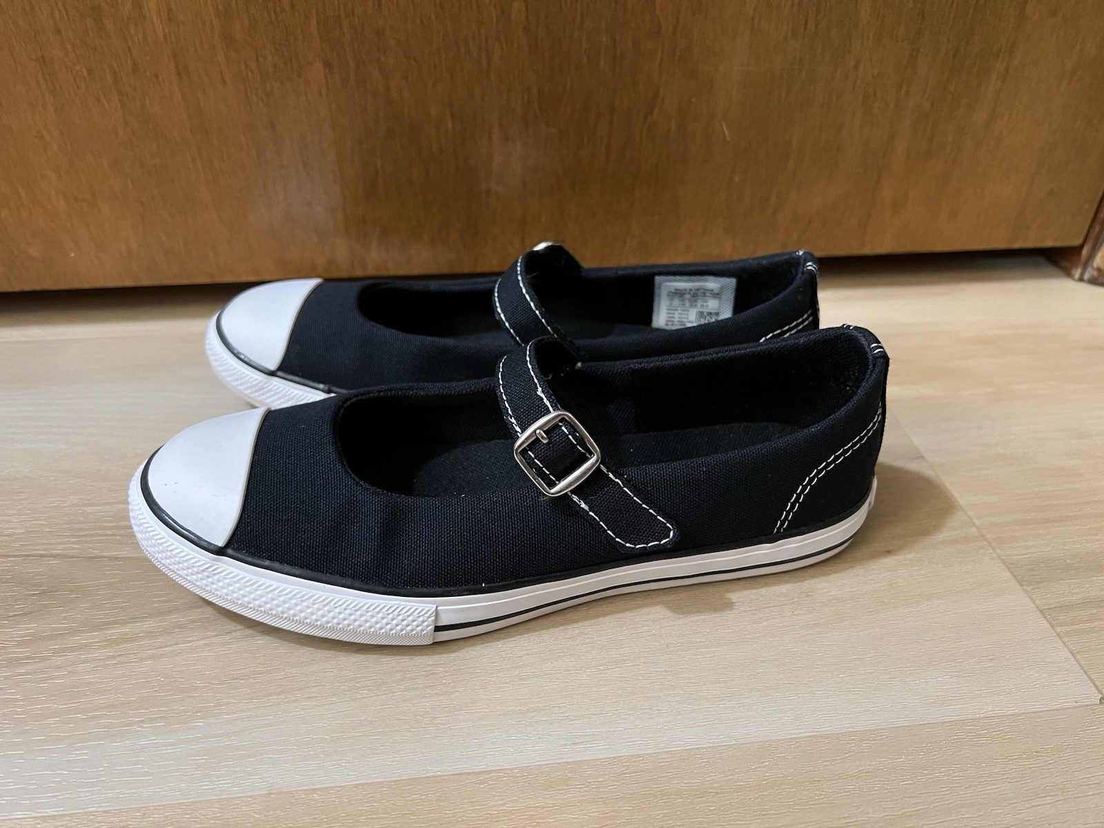 Converse Chuck Taylor All Star Youth Size 2 Black Dainty Mary Janes NEW In Box