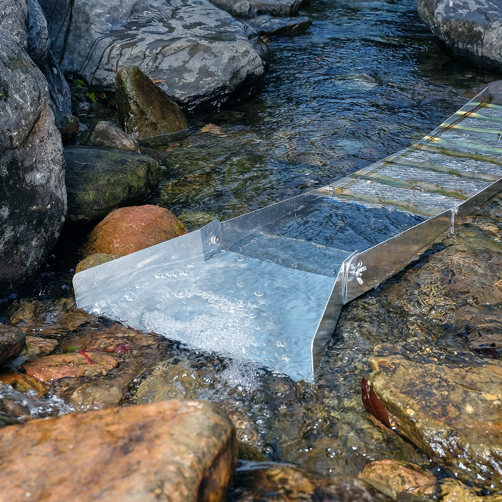 VEVOR Gold Panning Kit With Sluice Box 50" Aluminum Gold Mining Equipment 23 PCS