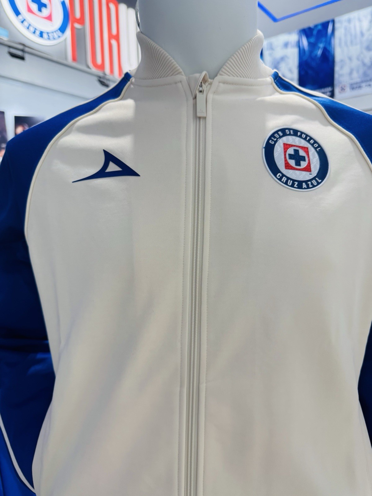 NEW CRUZ AZUL 2026 URBAN JACKET BEIGE PIRMA LIGA MX MEN MEXICO