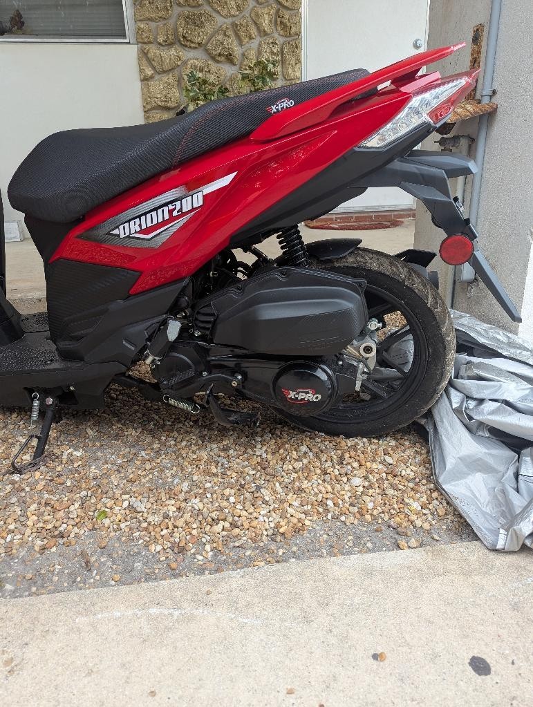 2025 XPRO Orion 200 SCOOTER with 14" Alloy Wheels,Electric/Kick, Auto