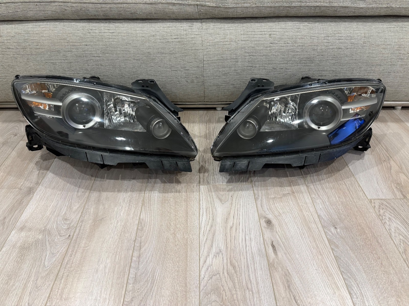 2004 - 2008 Mazda RX8 Headlights xenon HID left and right used oem