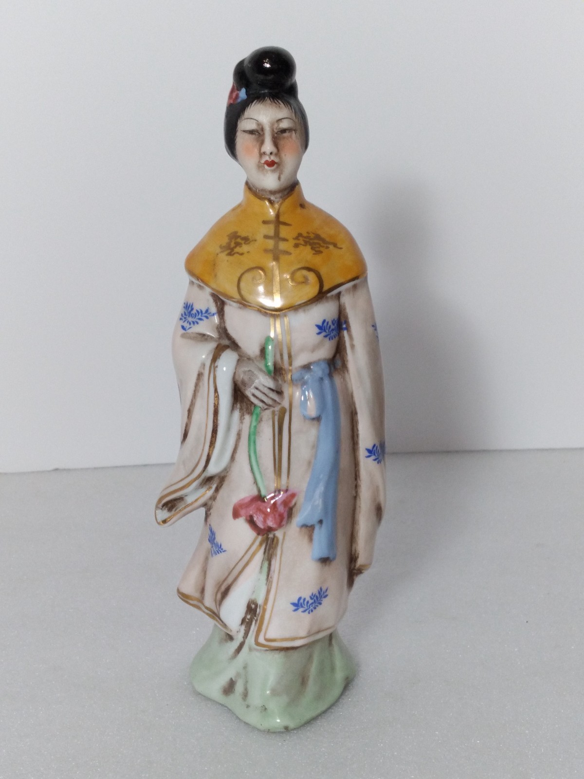 Vintage Japanese Geisha Figurine, Porcelain, Woman in a Kimono 9.5"H