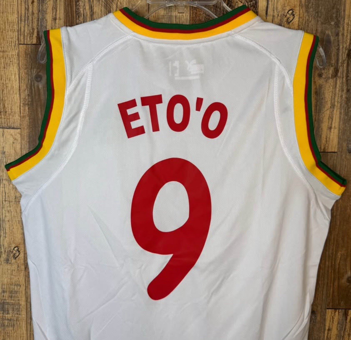 Cameroon 2002 Away WC Men’s L Soccer Jersey ETO’O #9