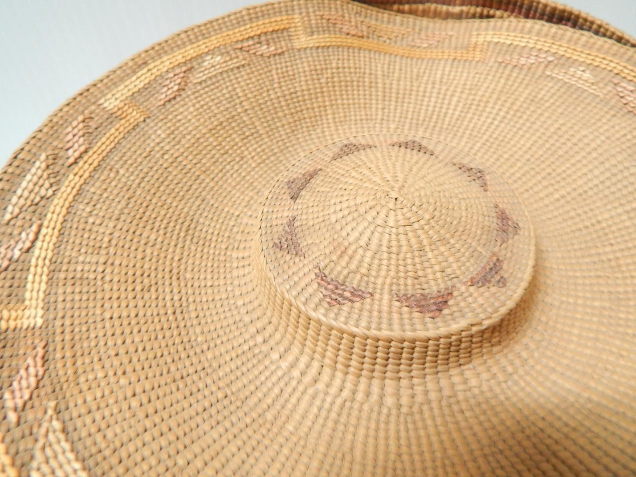 ANTIQUE LARGE TLINGIT RATTLE TOP BASKET -NW COAST ALASKA INDIAN - REAL PRETTY !