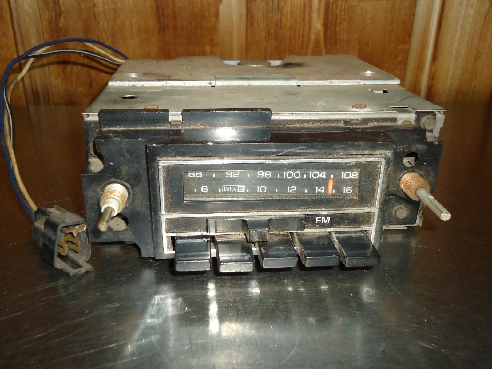 OEM GM Delco AM/FM Radio 70HFP1 9345270-1 Chevrolet Chevy 1977