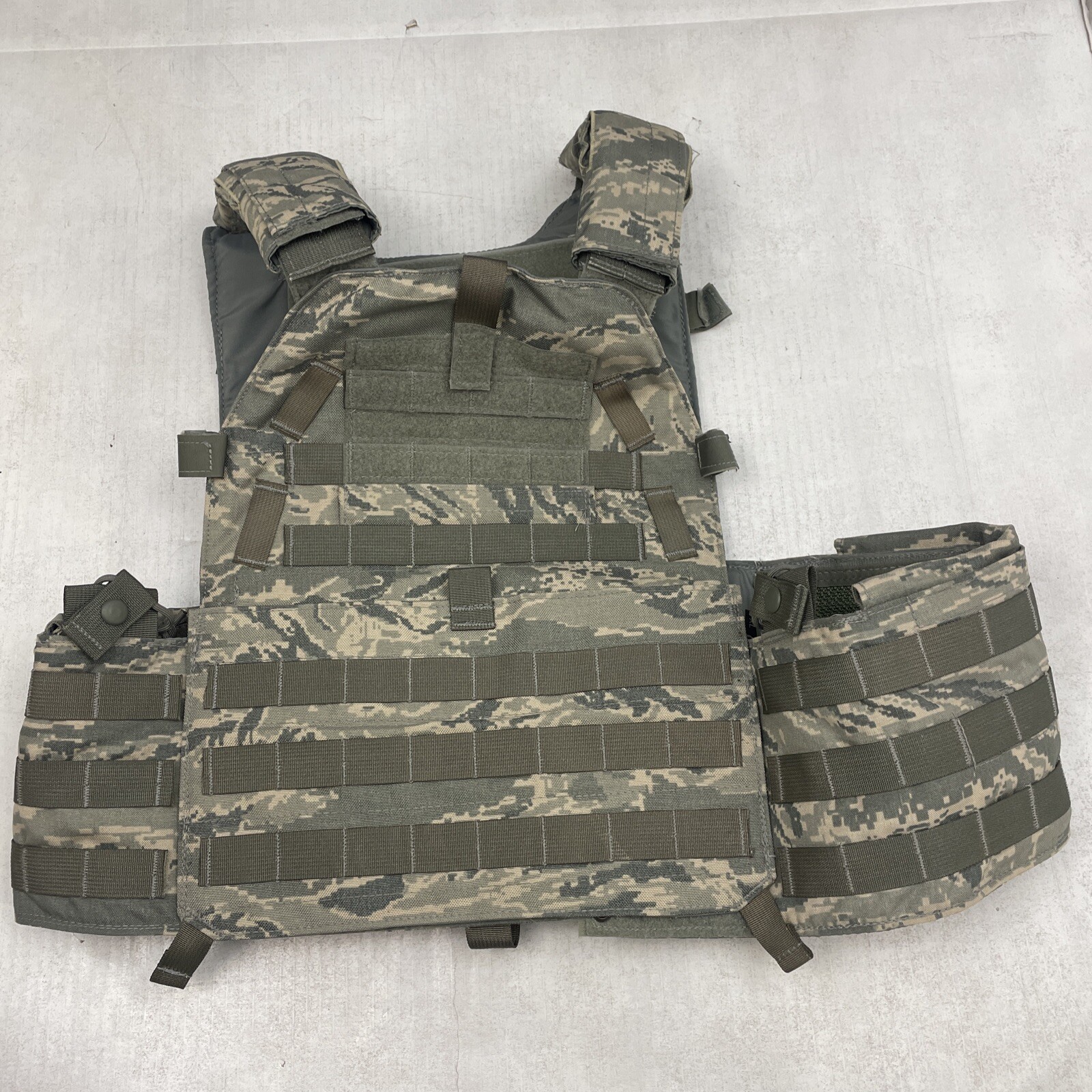 London Bridge Trading Plate Carrier Vest ABU LBT-6094C XL Digital Camo EXCELLENT