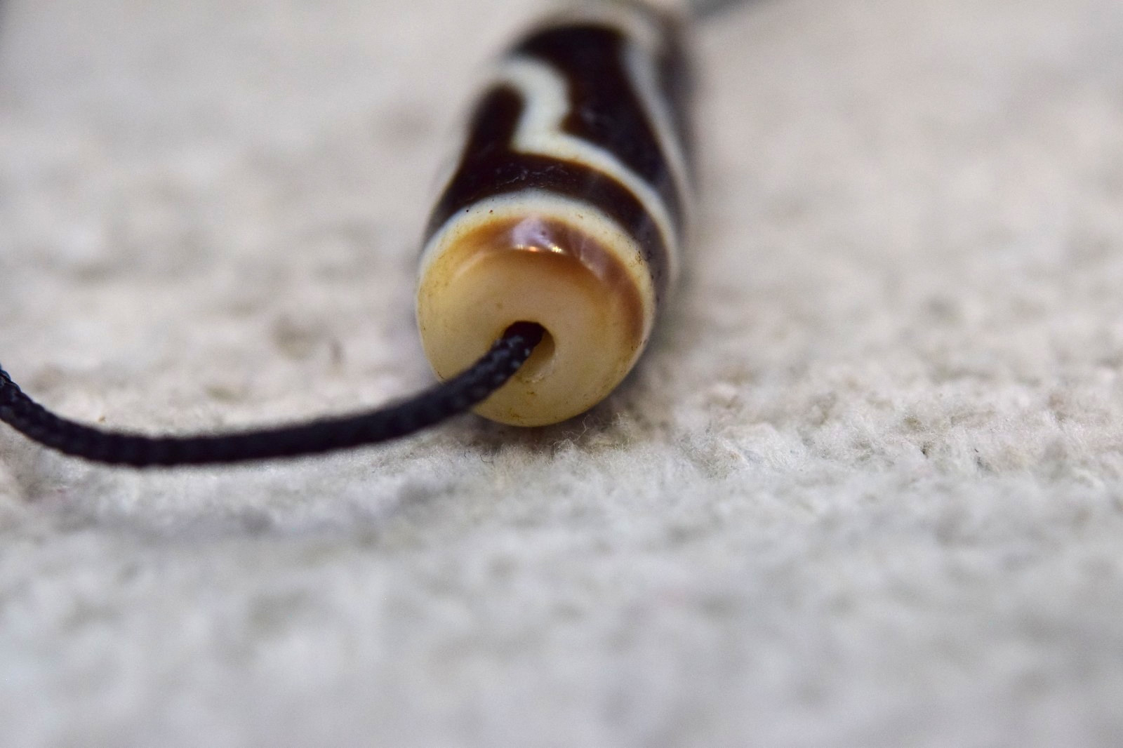 old Himalayan indo tibetan 2eyes agate bead unique pattern