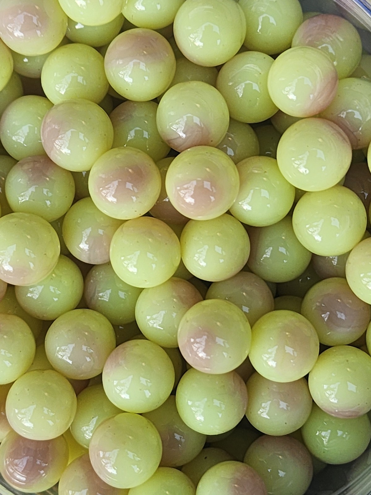 10 MARBLE KING BURMESE GLASS UV REACTIVE 9/16 " ( + or-)MARBLES $9.99 Lot A