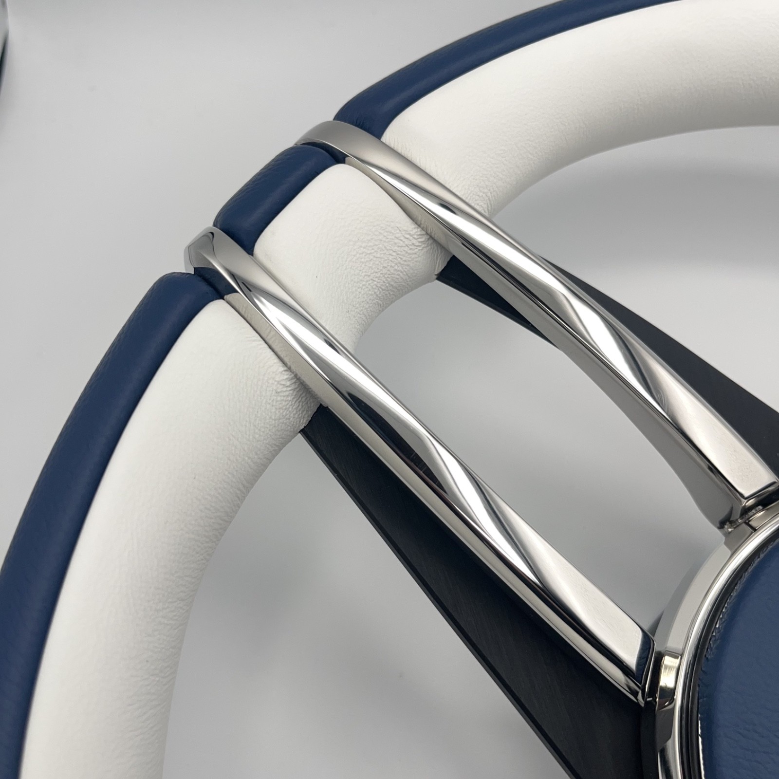Cobalt Boat Steering Wheel Stainless Steel Spoke Leather Rim | Cobalt Boats Logo