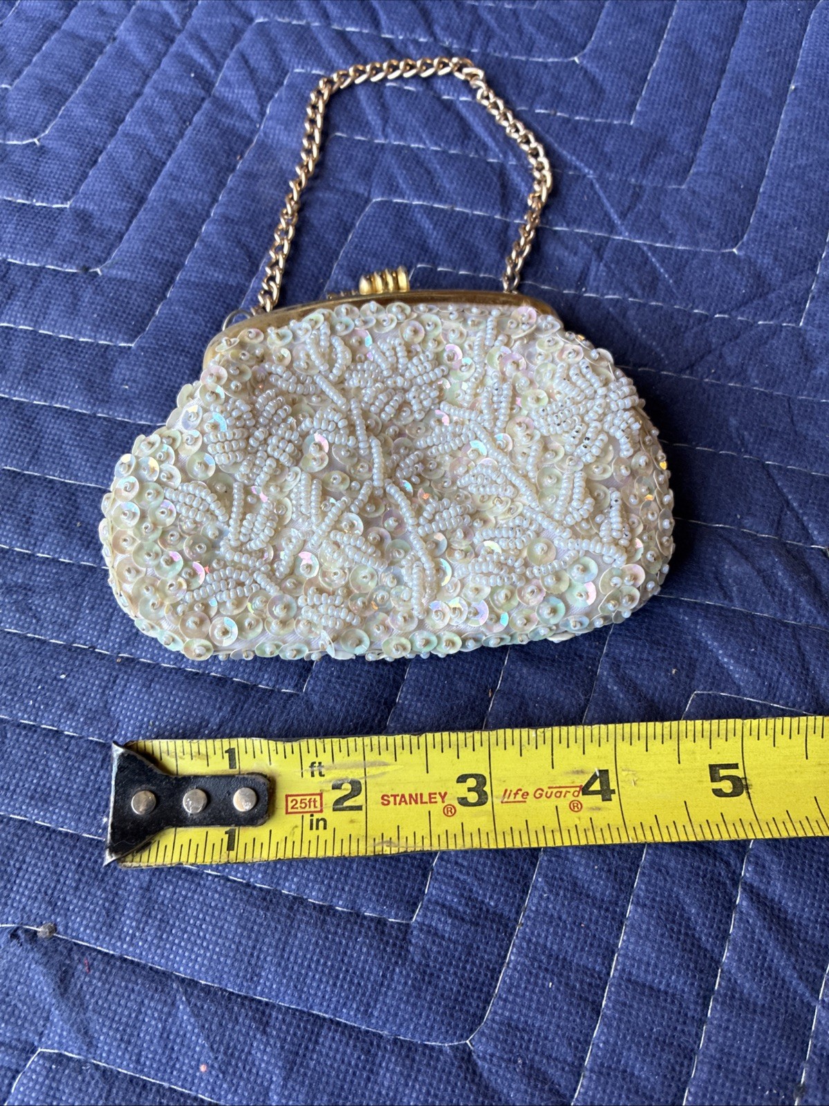 Vintage White Bead And Sequins Change Purse That Was Hand Made In Hong Kong