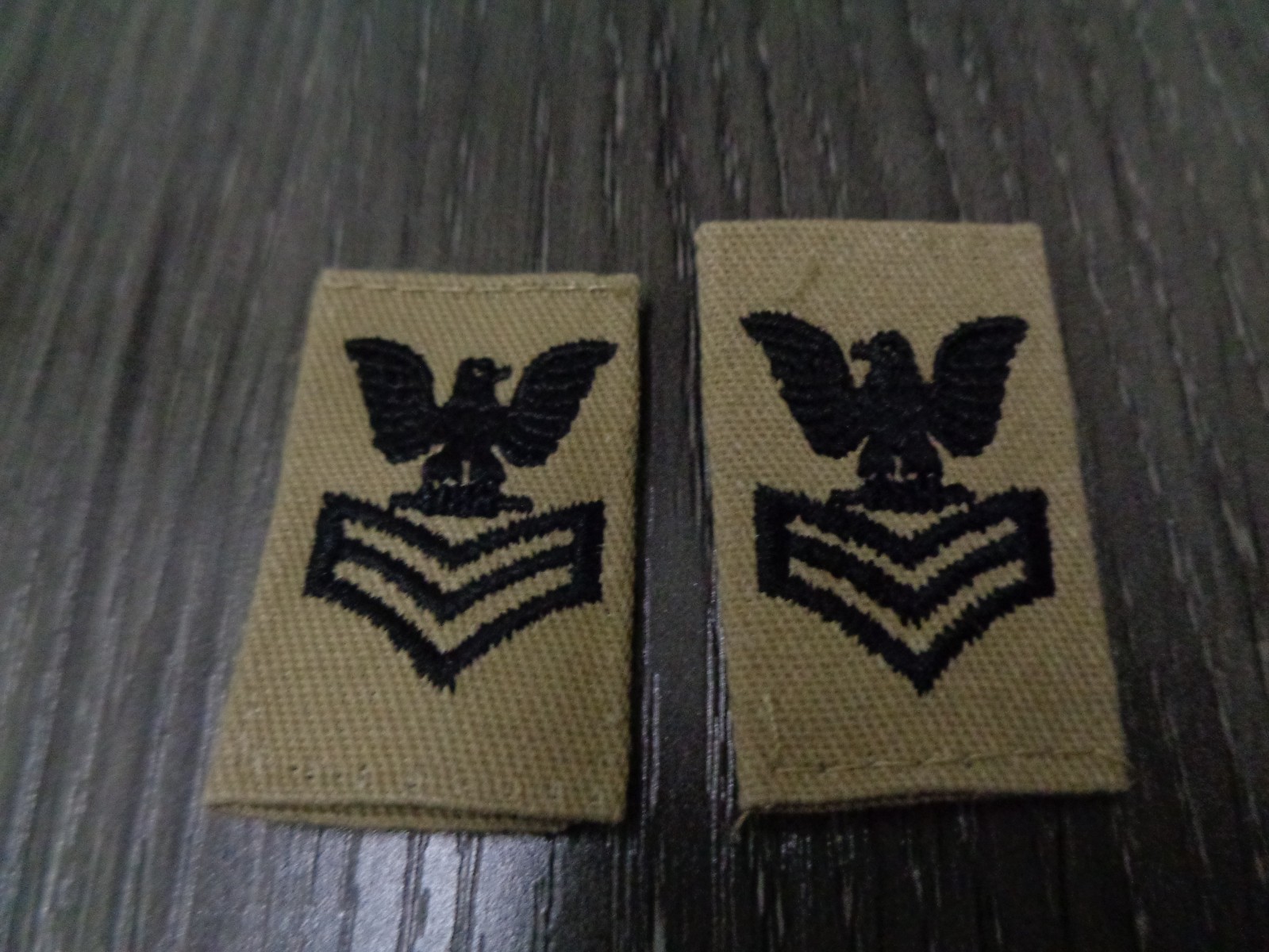 DESERT TAN USN SEABEE E6 PETTY OFFICER 1ST CLASS COLLAR DEVICE PATCH USED