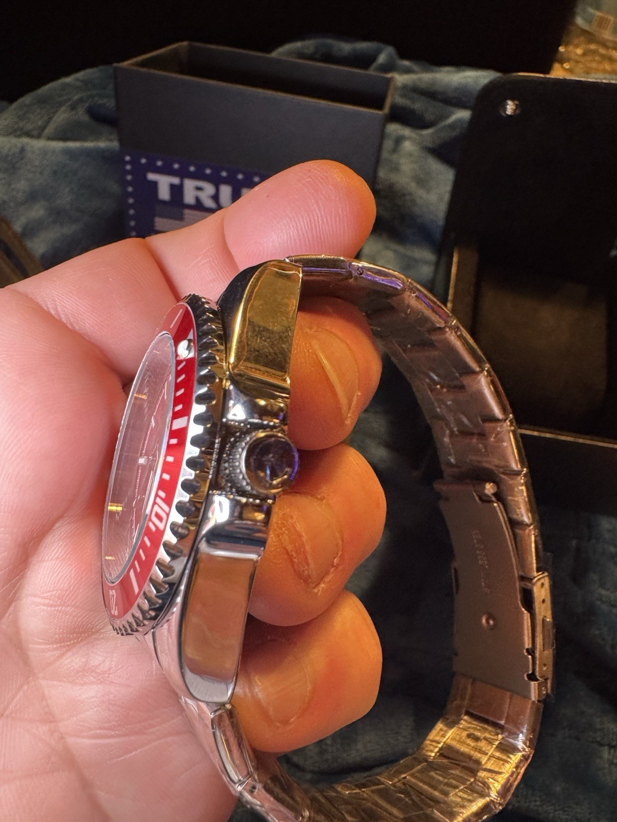 TRUMP VICTORY - Fight Fight Fight - RED BEAUTY - COMMEMORATIVE WATCH