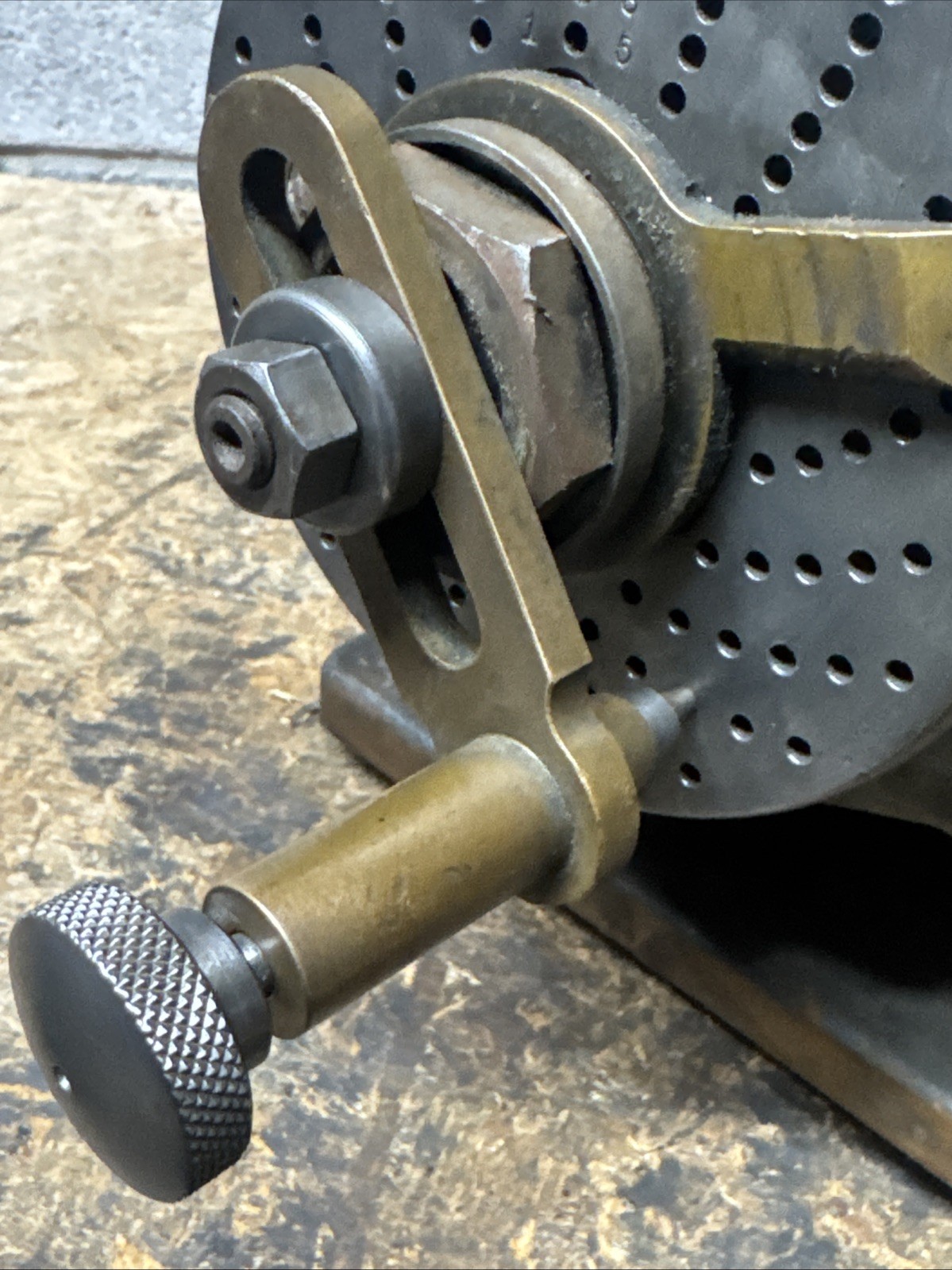 Ellis Dividing Indexing Head With 3 Plates