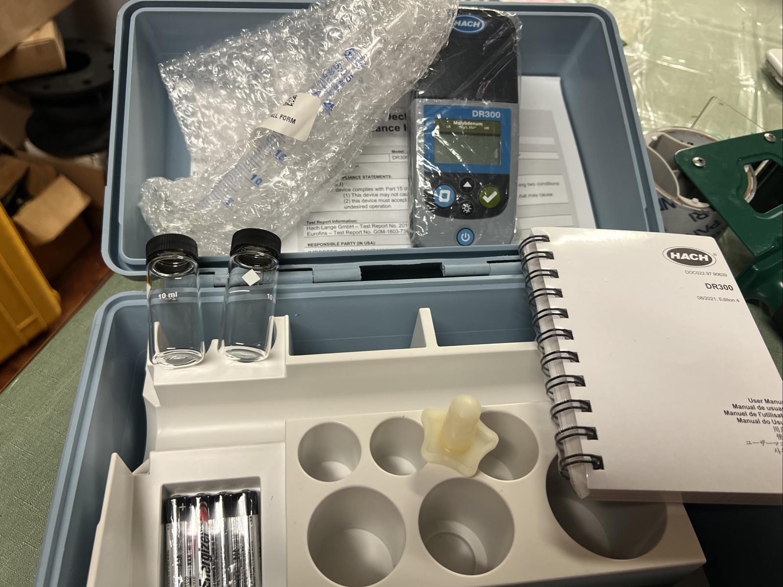 Hach DR300 Chlorine pocket colorimeter, LPV445.97.00110