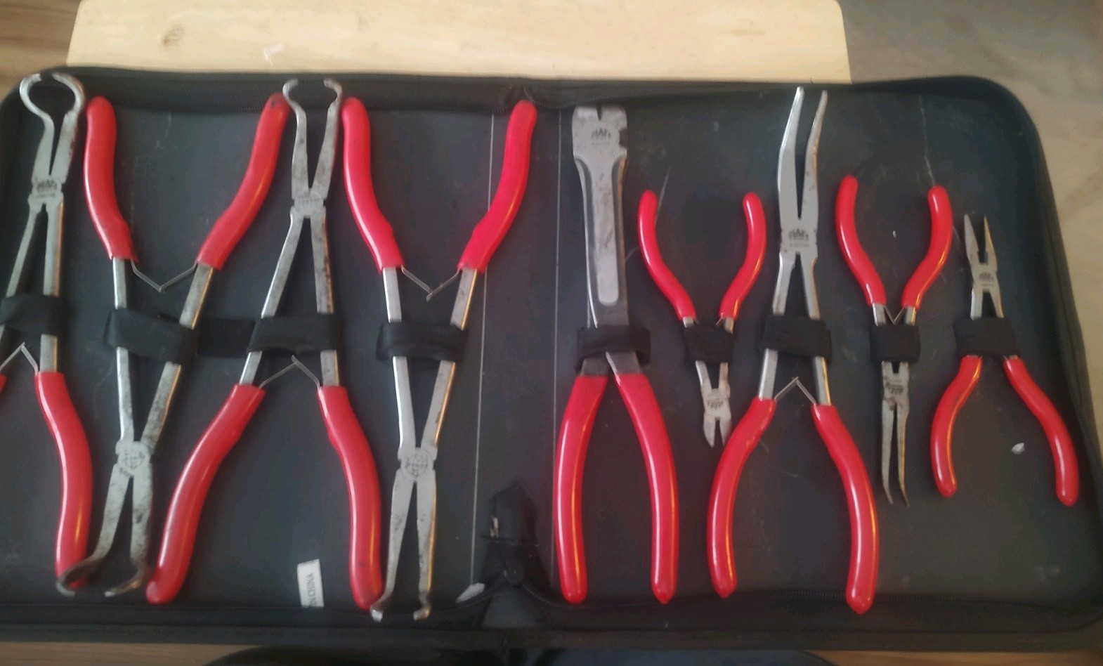 Mixed Long reach pliers 9 piece