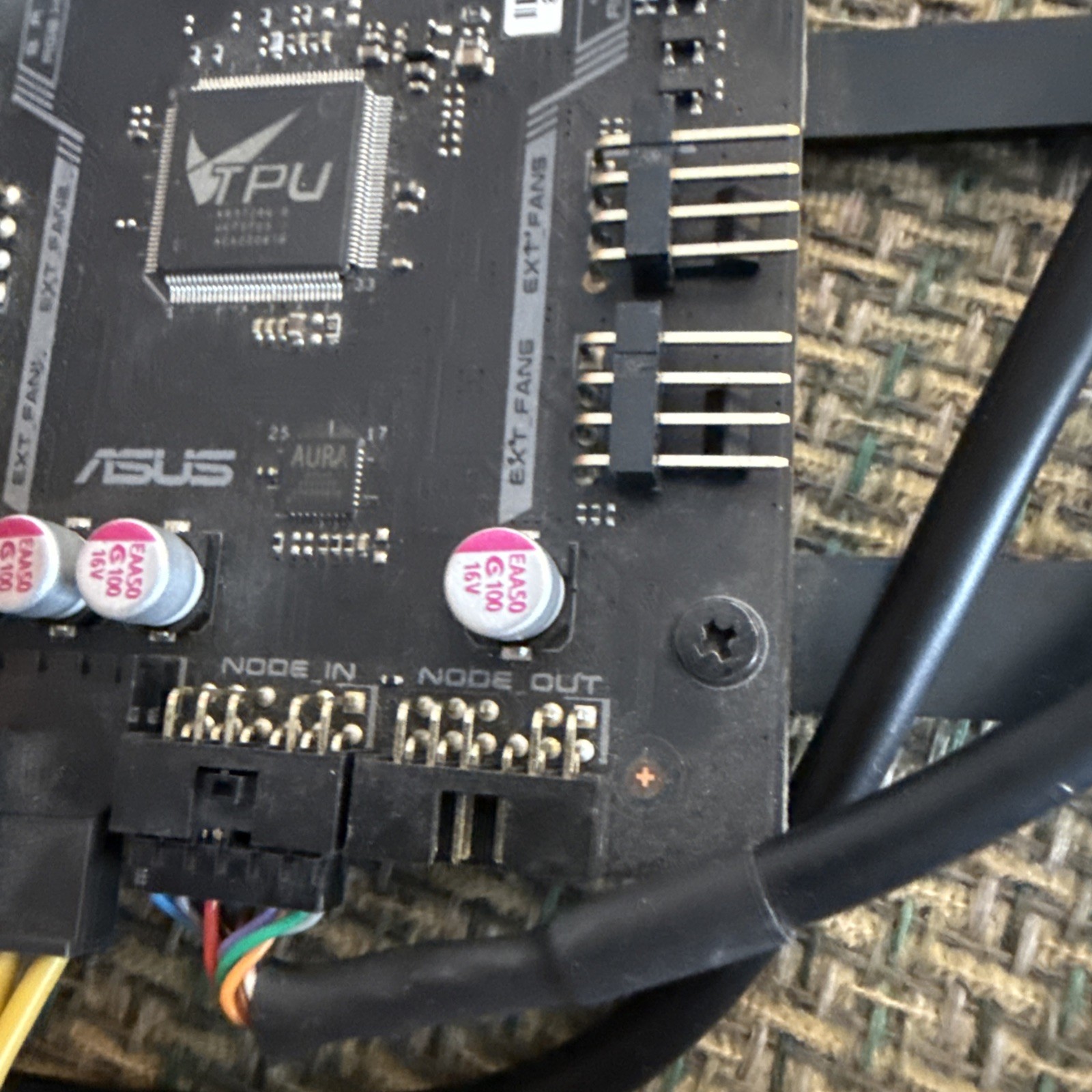 ASUS Fan Extension Card II ROG Maximus Extreme MC06N0 + Cables With Caddy