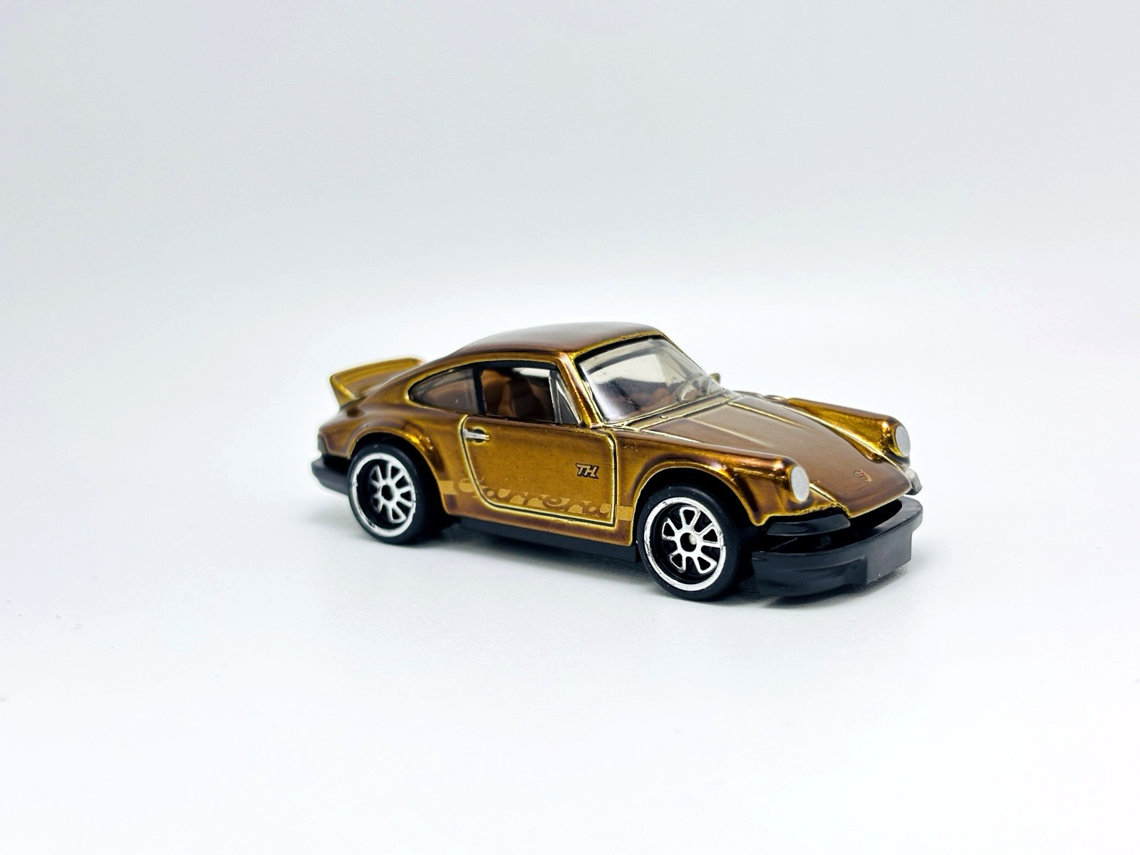 2026 Hotwheels Super Treasure Hunt STH Porsche 911 Carrera RS 2.7 Un-spun Loose