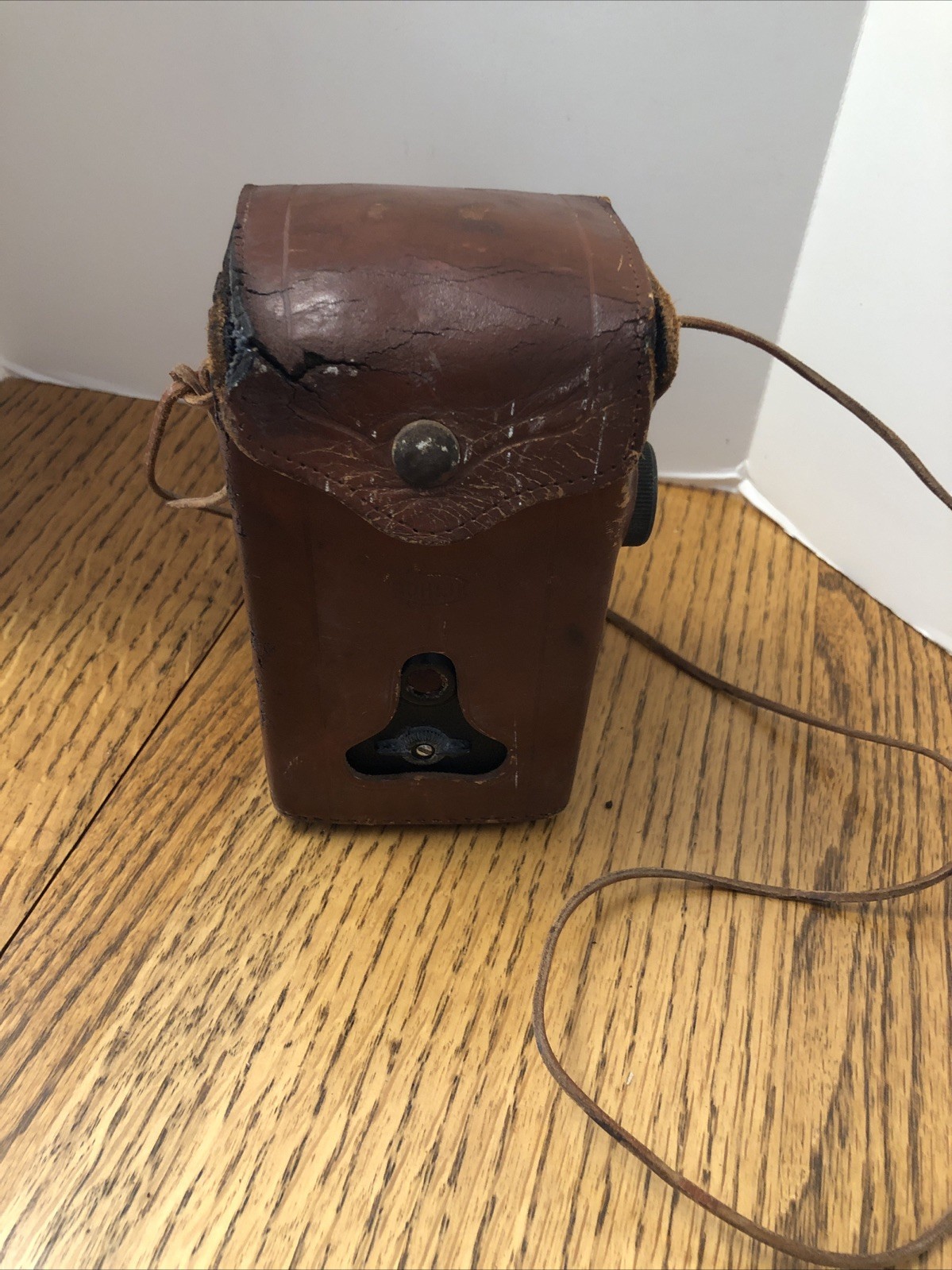 ARGUS ARGOFLEX MODEL E CAMERA W/Leather Case - 1940’s vintage 75mm For Parts