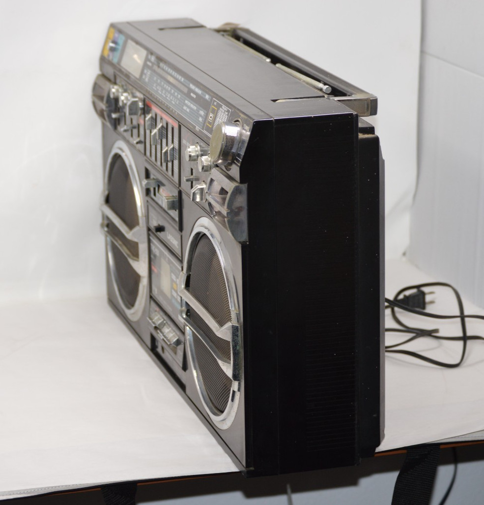 Vintage Lasonic TRC-931 Boom Box Ghetto Blaster Working Condition. Needs Retorat