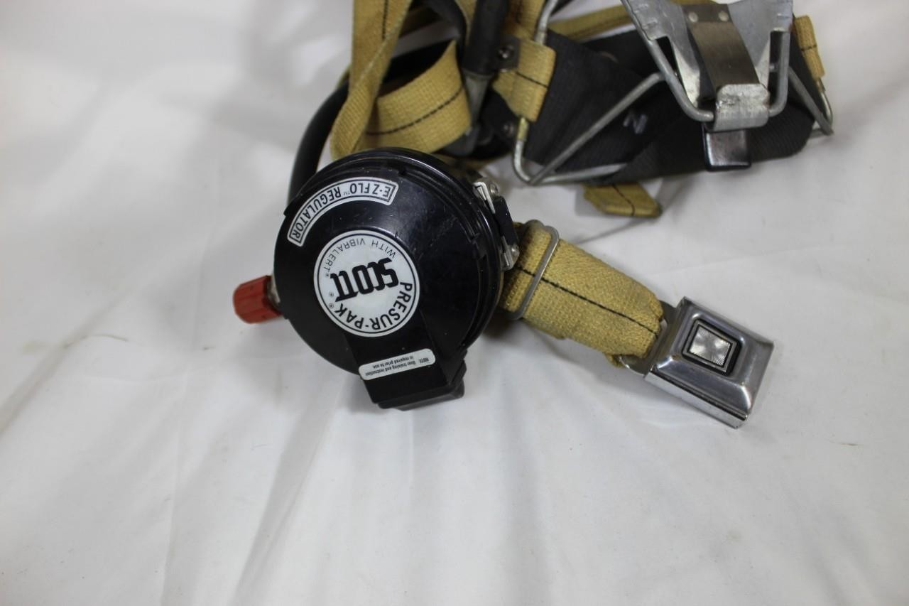 Scott 2.2 SCBA Harness with EZ Flow Regulator