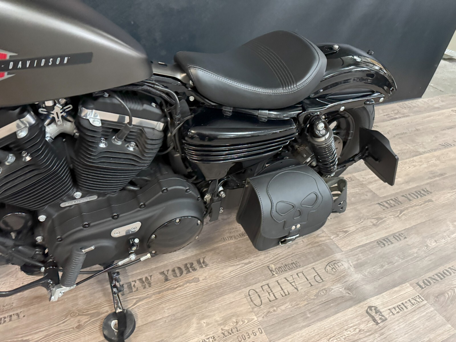 Sporty Skull Bag Suitable For Harley Davidson Sportster 883 48