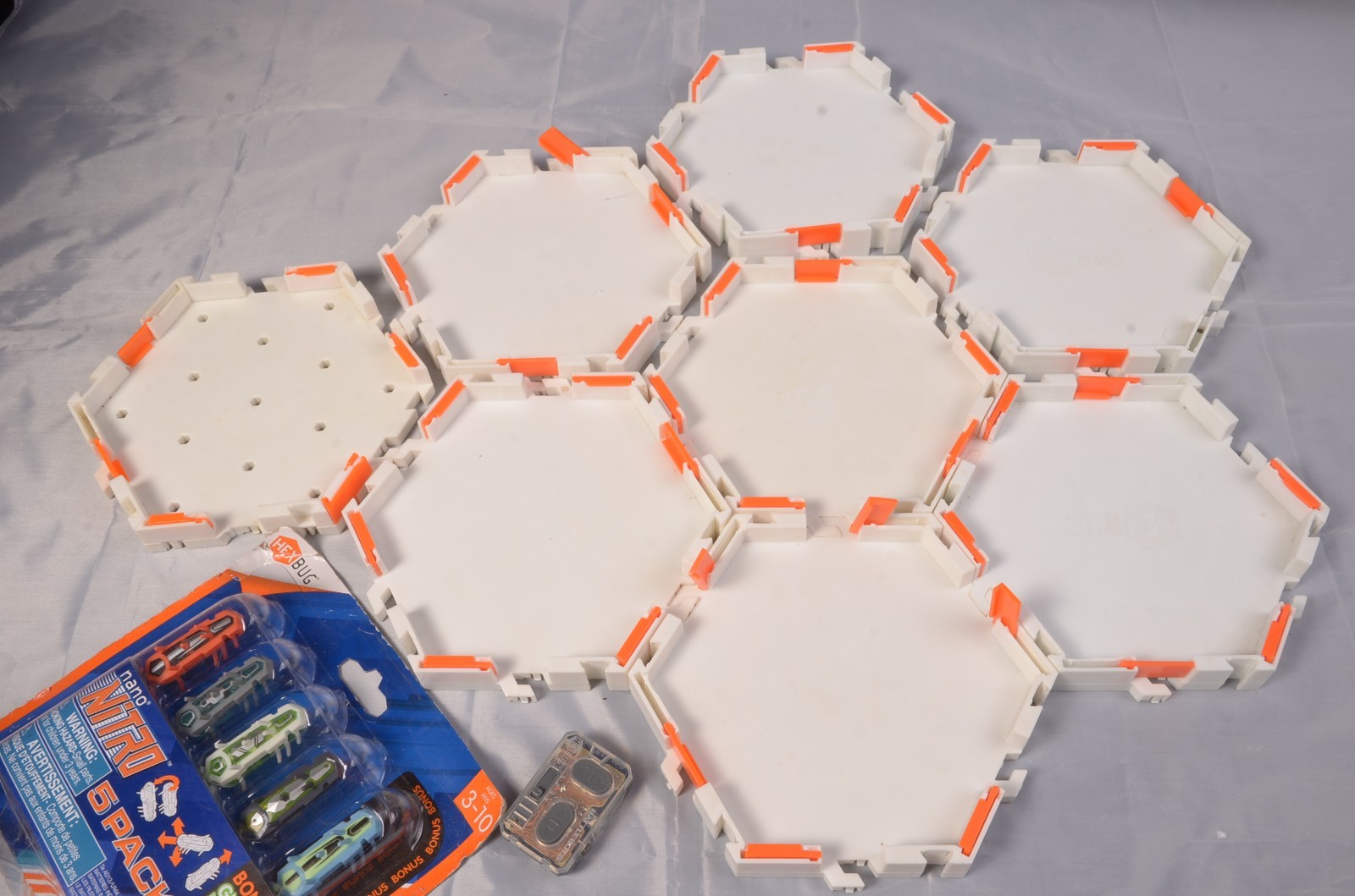 Hexbug Nano Nitro 5-Pack 1 Glow In Dark New + 13 Bugs 4 Remote 8 Platform